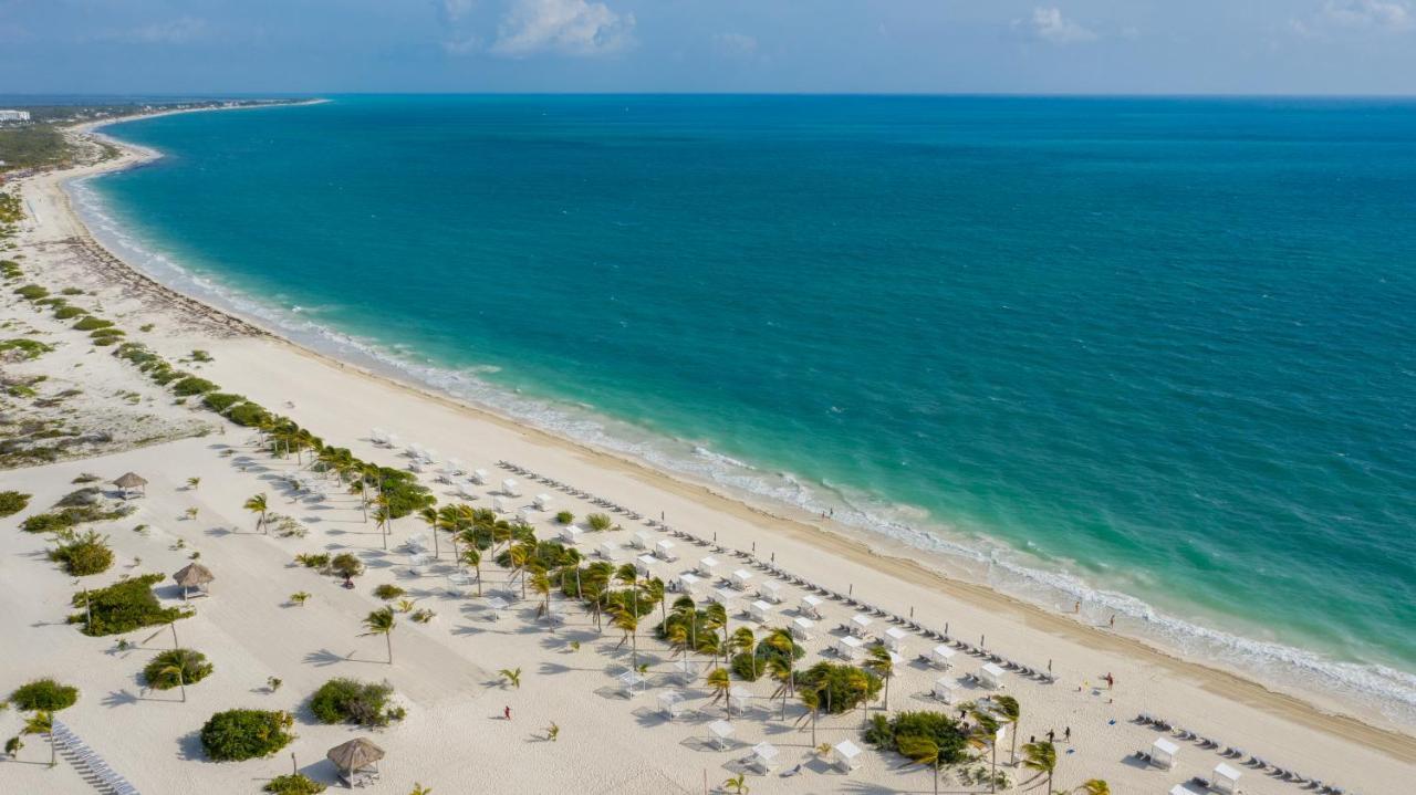 Majestic Elegance Costa Mujeres (Adults Only) Hotel Cancun Exterior photo Aerial view of the beach at the Atlantis Paradise Island